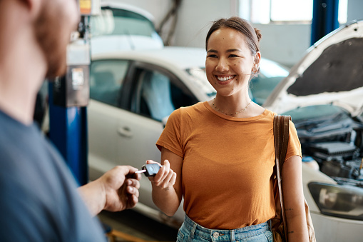 HOW VISITING YOUR MECHANIC CAN SAVE YOU MONEY