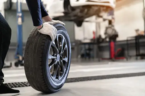 THE DOS AND DON’TS OF CHANGING YOUR CAR’S TIRES