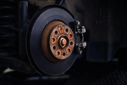 How do I know if my car disc brakes need replacing?